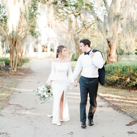 Meet your Posher, Haley - Picture 1 of 7